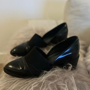 Jeffrey Campbell - Black patent leather heel loafer